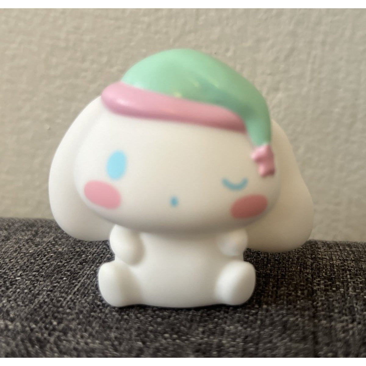 Sanrio Cinnamoroll Sleepy Mascot Light Gashapon Mini Figure