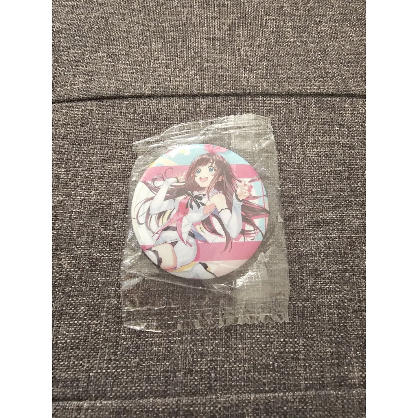 Kizuna AI Vtuber Anime Can Badge Pin