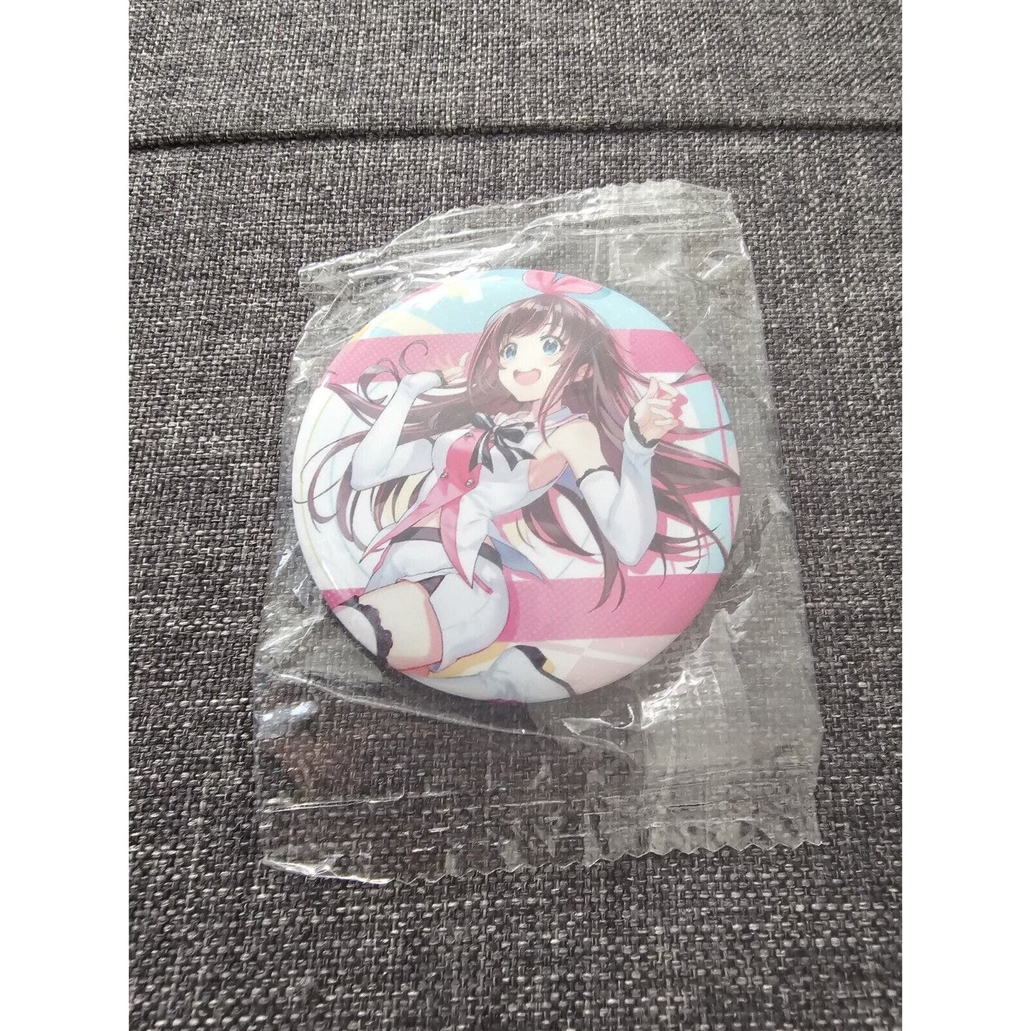 Kizuna AI Vtuber Anime Can Badge Pin