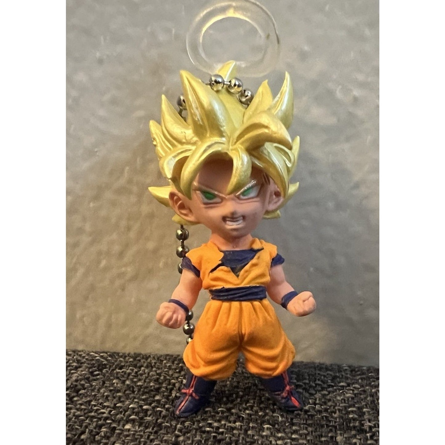 Dragon Ball Z Super Saiyan Goku Figure Keychain UDM Burst 6 Gashapon Capsule