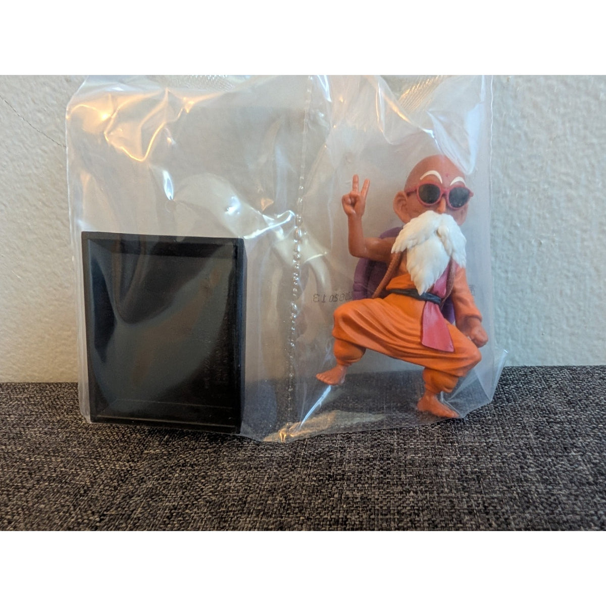 Dragon Ball Tenkaichi Budokai E-Prize Master Roshi Figure Open Box