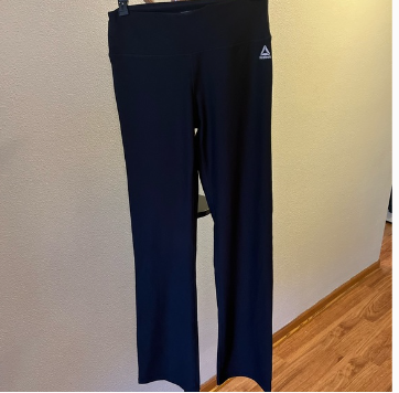 Reebok Woman's Cropped Leggings Size SP